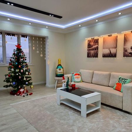 Charming And Modern Apartment At Heart Of ทาชเคนต์ ภายนอก รูปภาพ