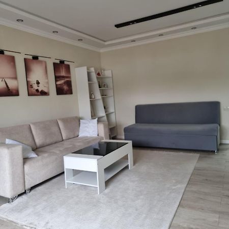 Charming And Modern Apartment At Heart Of ทาชเคนต์ ภายนอก รูปภาพ