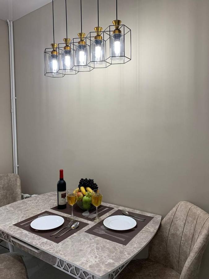 Charming And Modern Apartment At Heart Of ทาชเคนต์ ภายนอก รูปภาพ