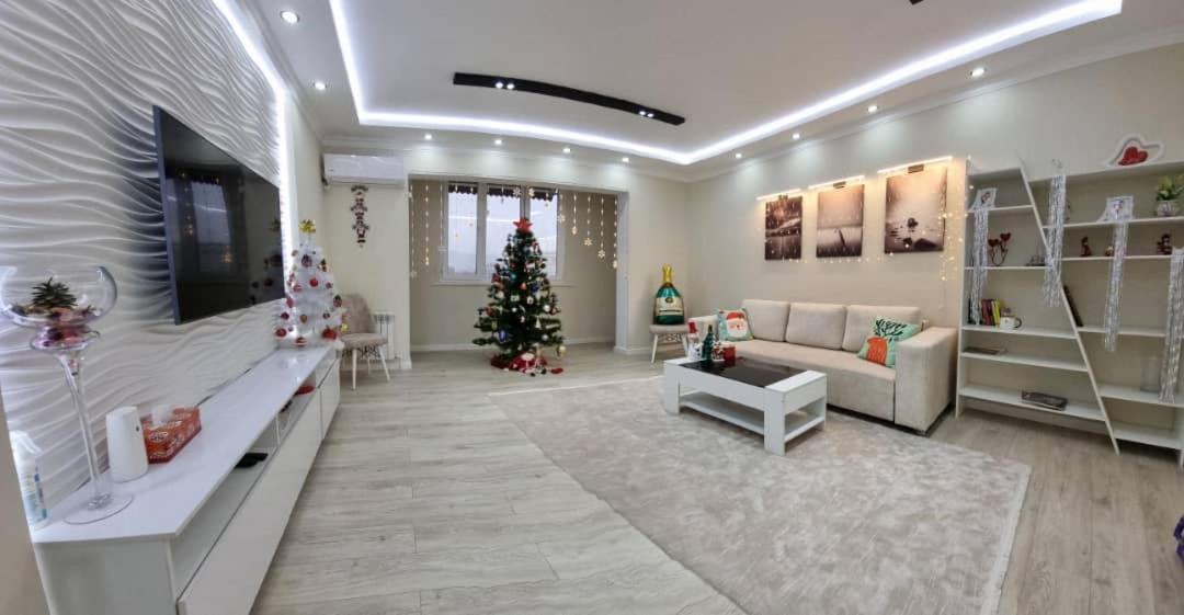 Charming And Modern Apartment At Heart Of ทาชเคนต์ ภายนอก รูปภาพ