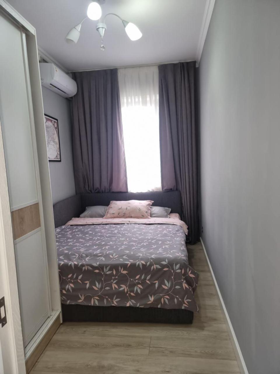 Charming And Modern Apartment At Heart Of ทาชเคนต์ ห้อง รูปภาพ